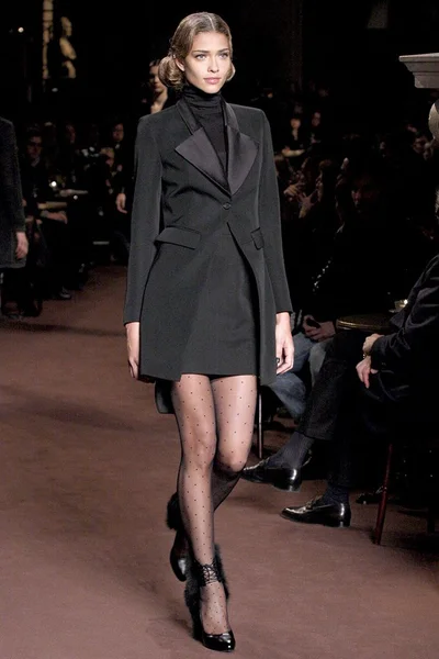 Look 19